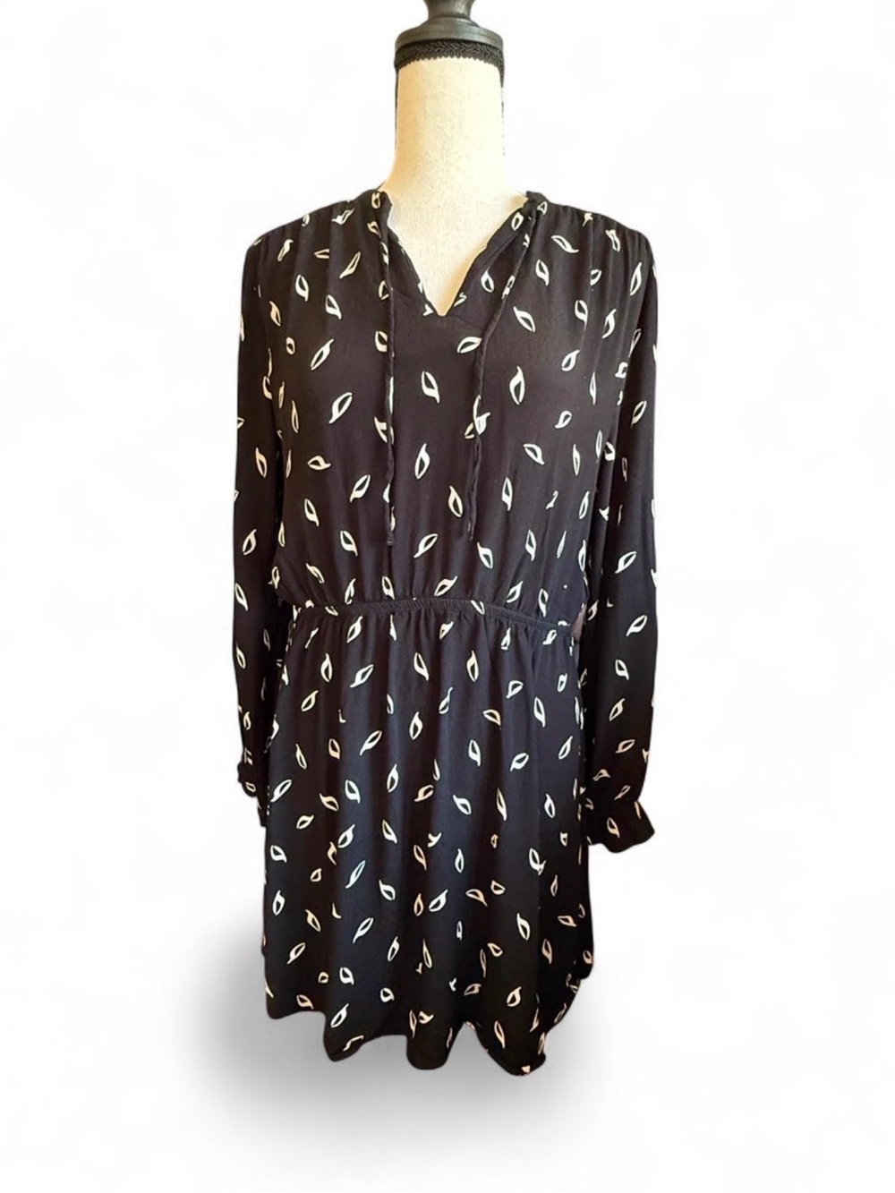 H&M Black & White Leaf Print A-Line Long Sleeve Dress Size 10